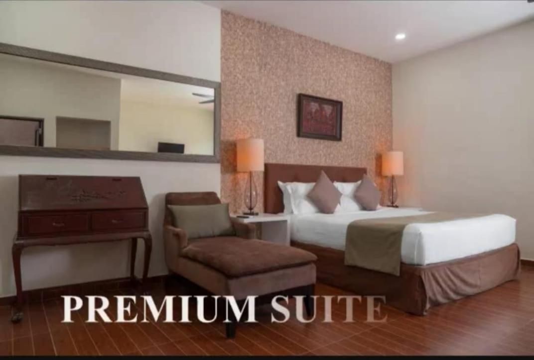 Shah's Hotel 3*