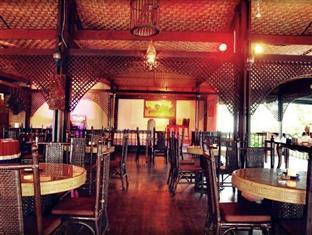 Shah's Hotel 3*