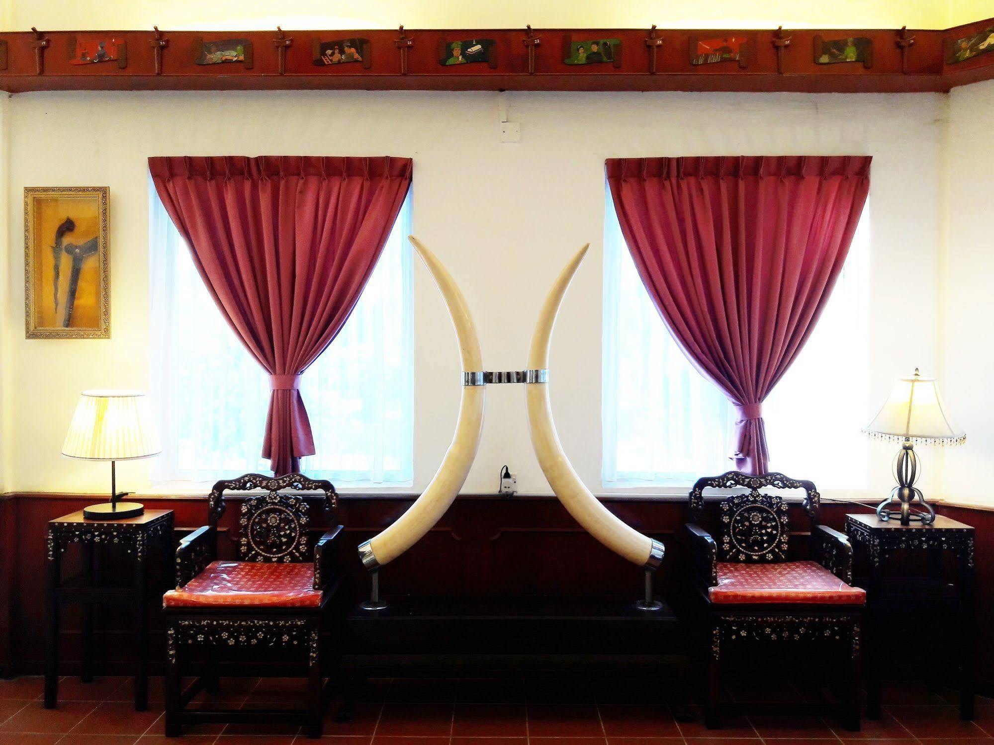Shah's Hotel